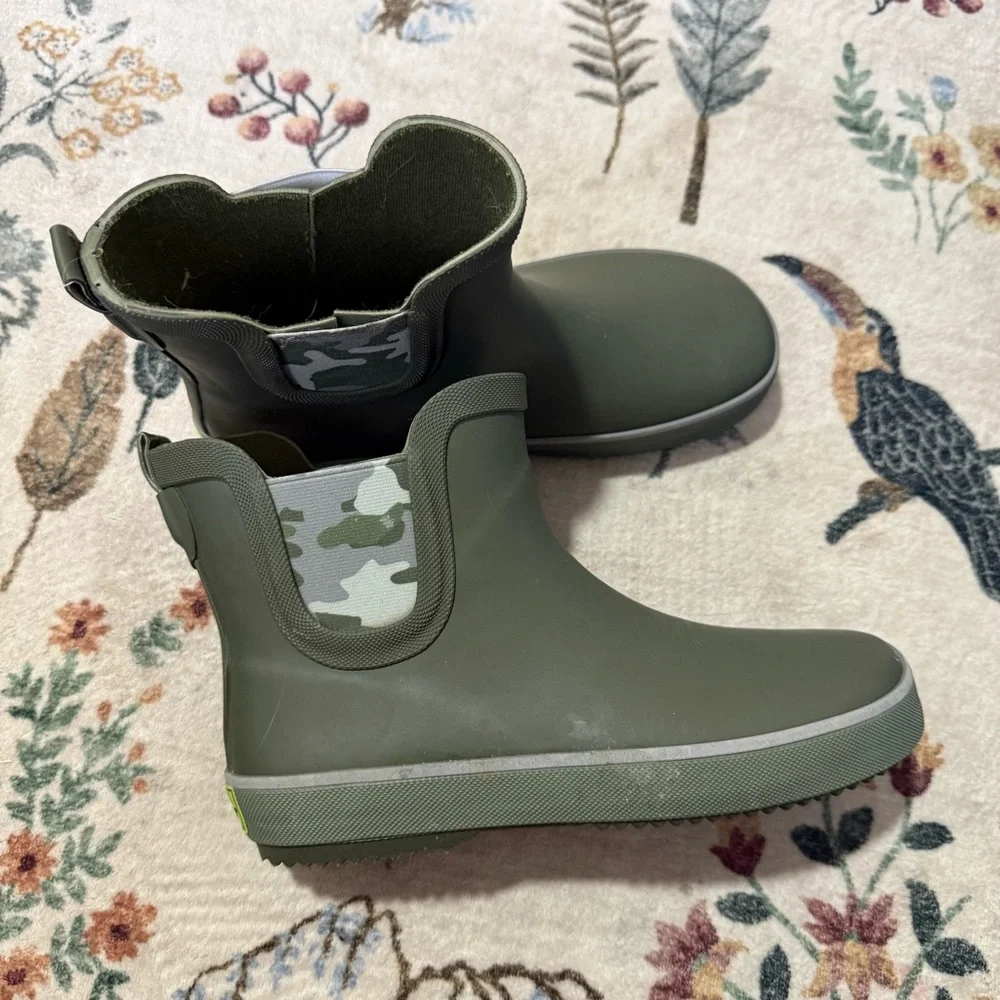 Kids element Chelsea olive Green Camo rain Boots 3